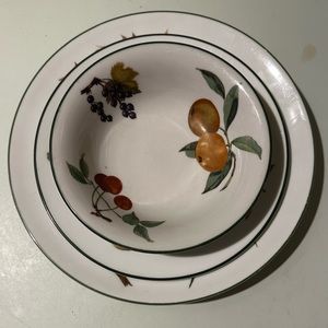 ROYAL WORCESTER 10” DINNER PLATES ONLY -  SET OF EIGHT